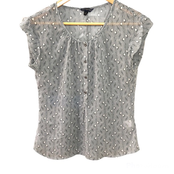 Banana Republic Tops - Banana Republic blouse, size XS